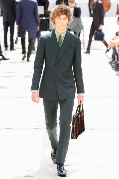 Look 9